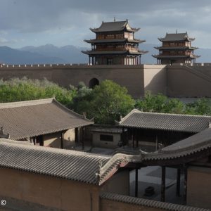 מצודת ג'יא יו גואן, הקצה המערבי של סין בתקופת שושלת מינג, המאה ה-15. ברקע: הרי צ'י ליאן, השוליים